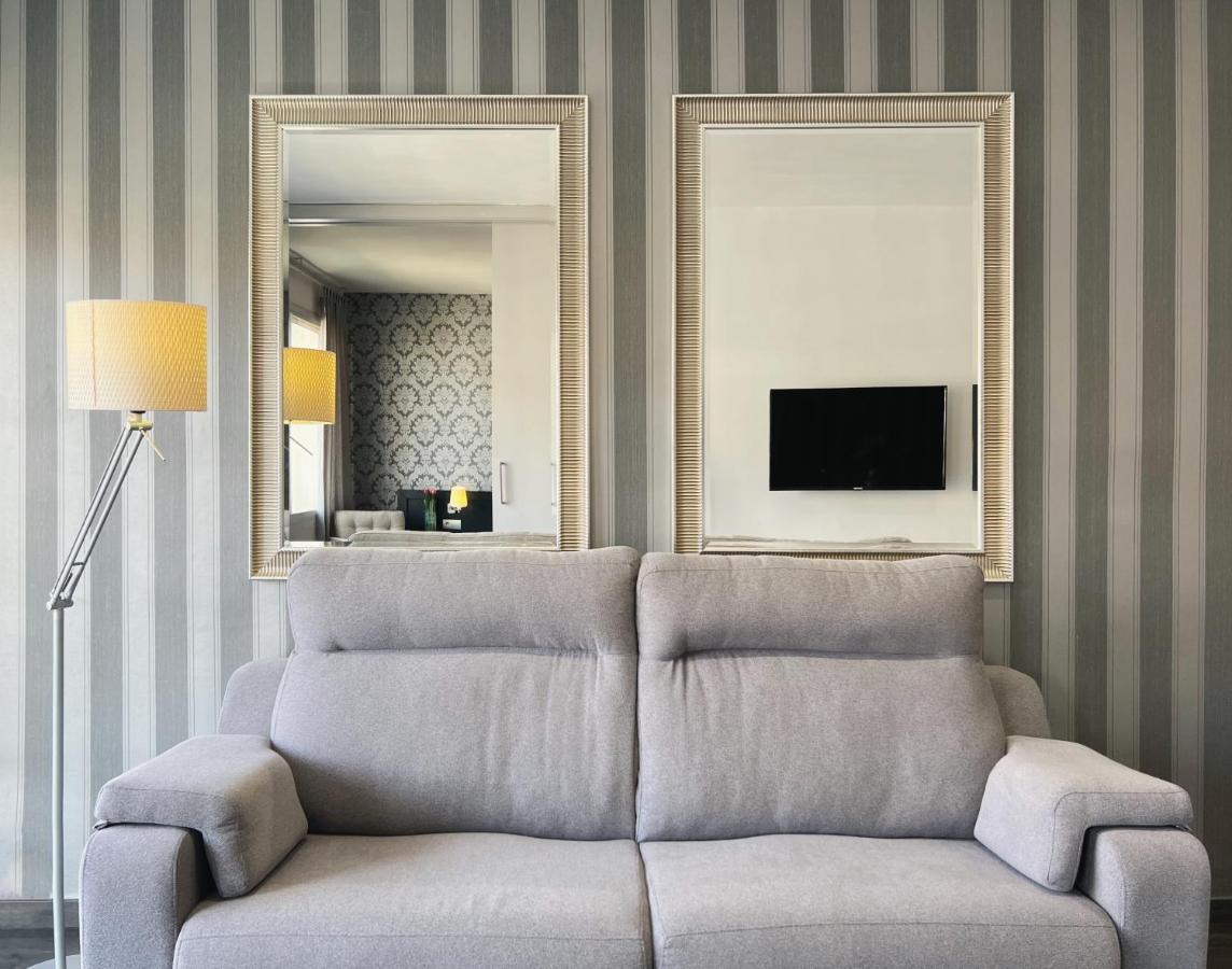 Stay U-Nique Apartments Beltran I Rozpide Barcelona Bagian luar foto