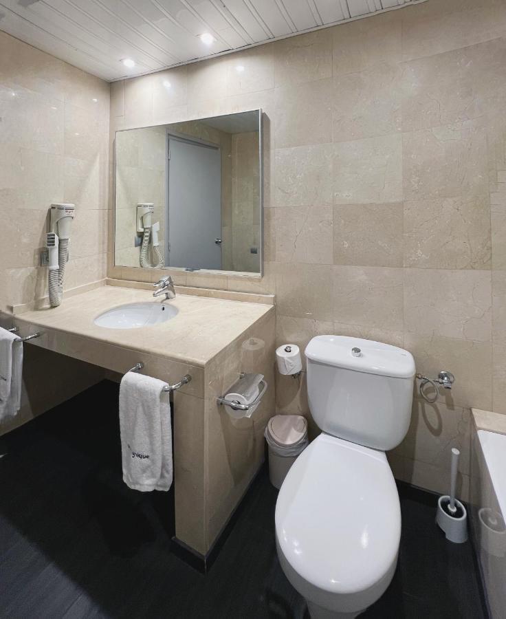 Stay U-Nique Apartments Beltran I Rozpide Barcelona Bagian luar foto