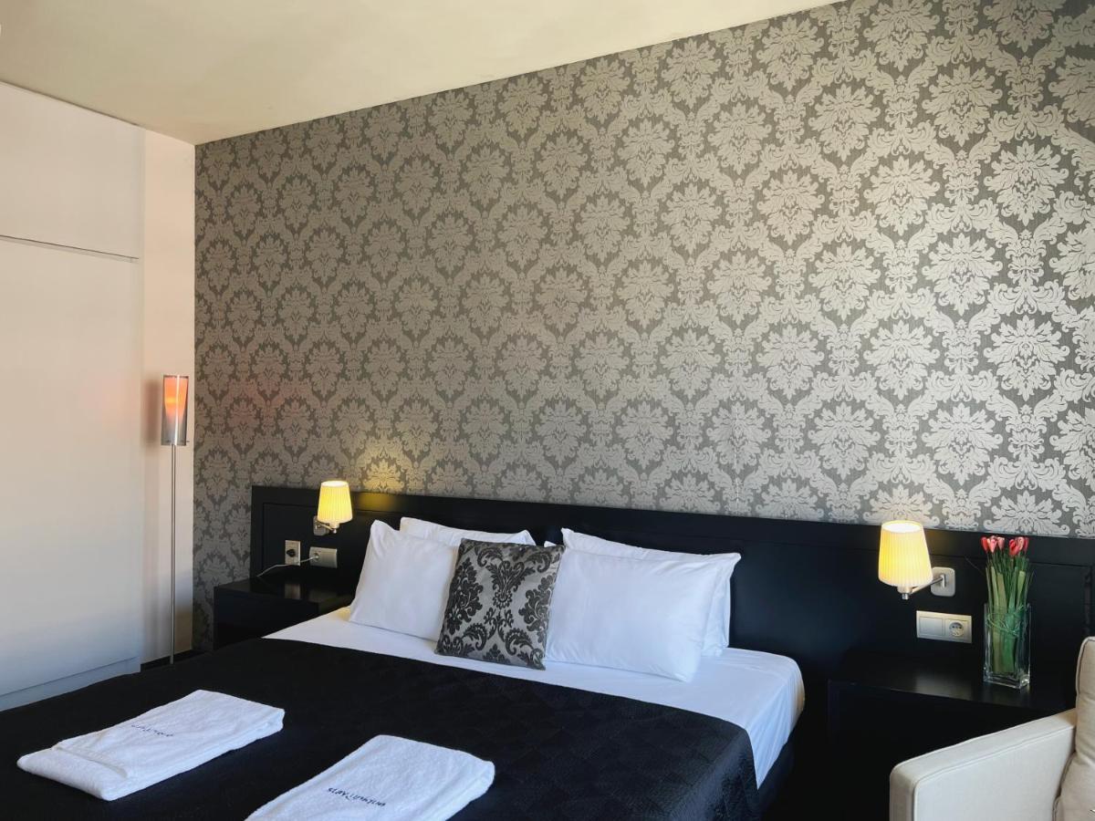 Stay U-Nique Apartments Beltran I Rozpide Barcelona Bagian luar foto